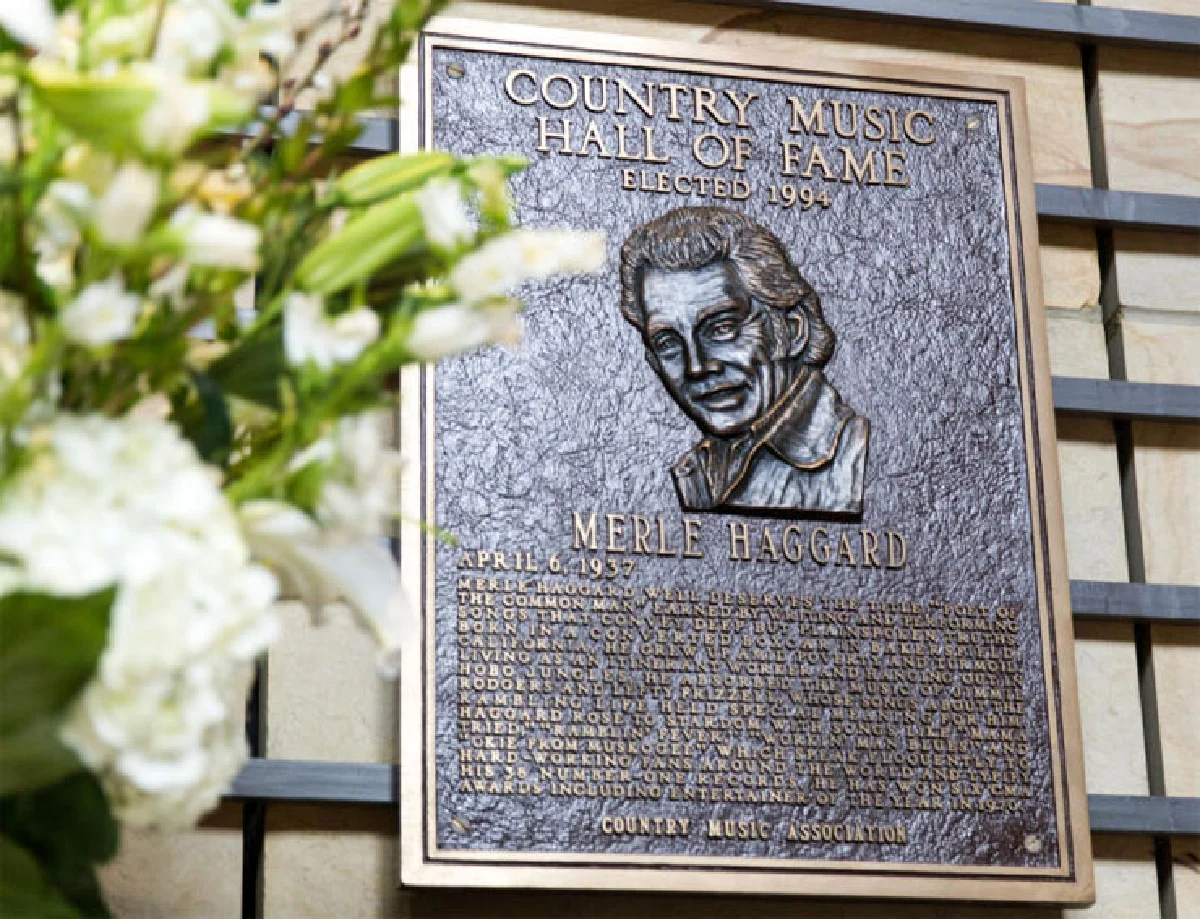 เมิร์ล แฮ็กการ์ด วีรบุรุษเอาต์ลอว์คันทรี่