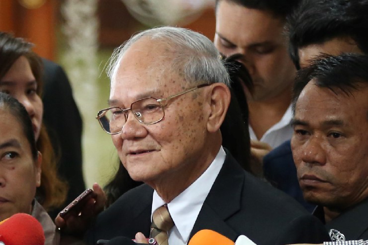 "มีชัย" ห่วงวิชามารบิดเบือนร่างรธน. แนะนึกถึงประเทศบ้าง "มีชัย" ห่วงวิชามารบิดเบือนร่างรธน. แนะนึกถึงประเทศบ้าง