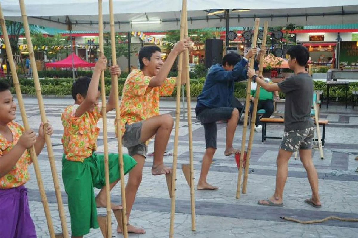 ชุ่มฉ่ำ กับสงกรานต์วิถีไทย