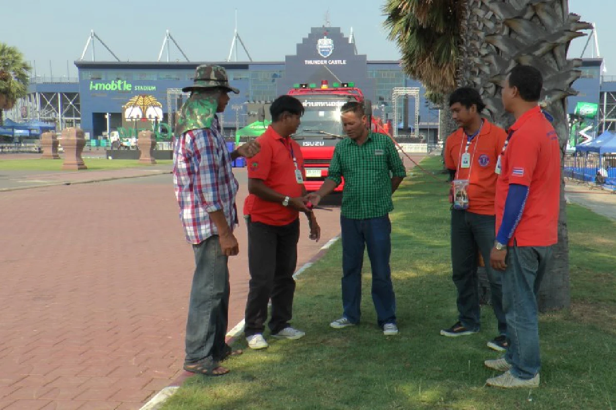 "เนวิน" จัดห้องดับจิตรับโจ๋ป่วนงานสงกรานต์ ติดป้ายเขตห้ามวิวาท