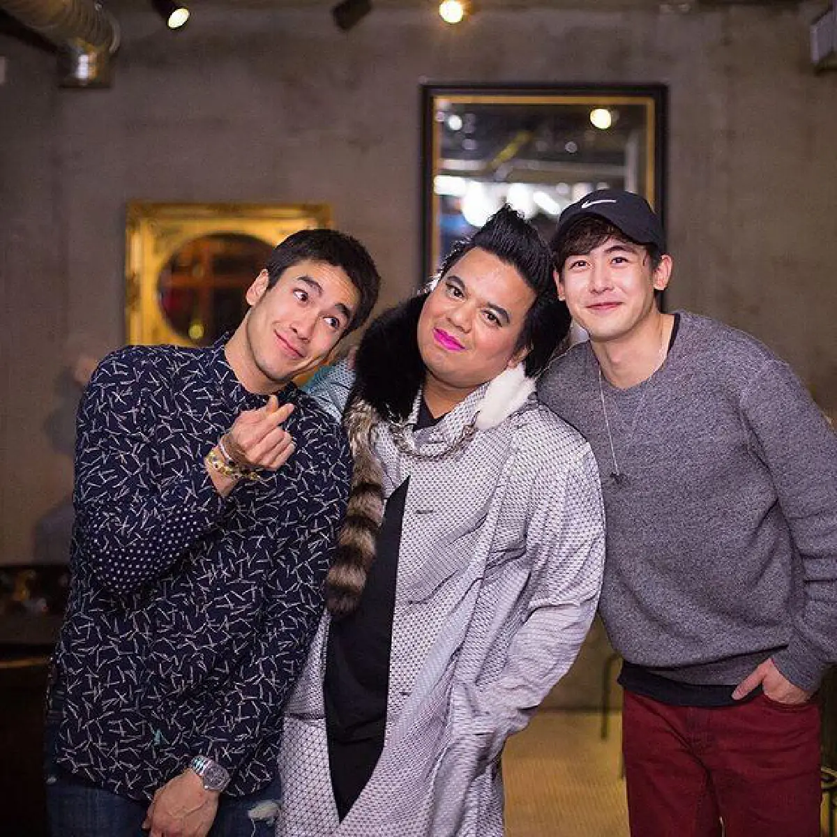 กรี๊ดแรง! ณเดชน์-นิชคุณ แชะภาพคู่ประชันหล่อที่เกาหลี