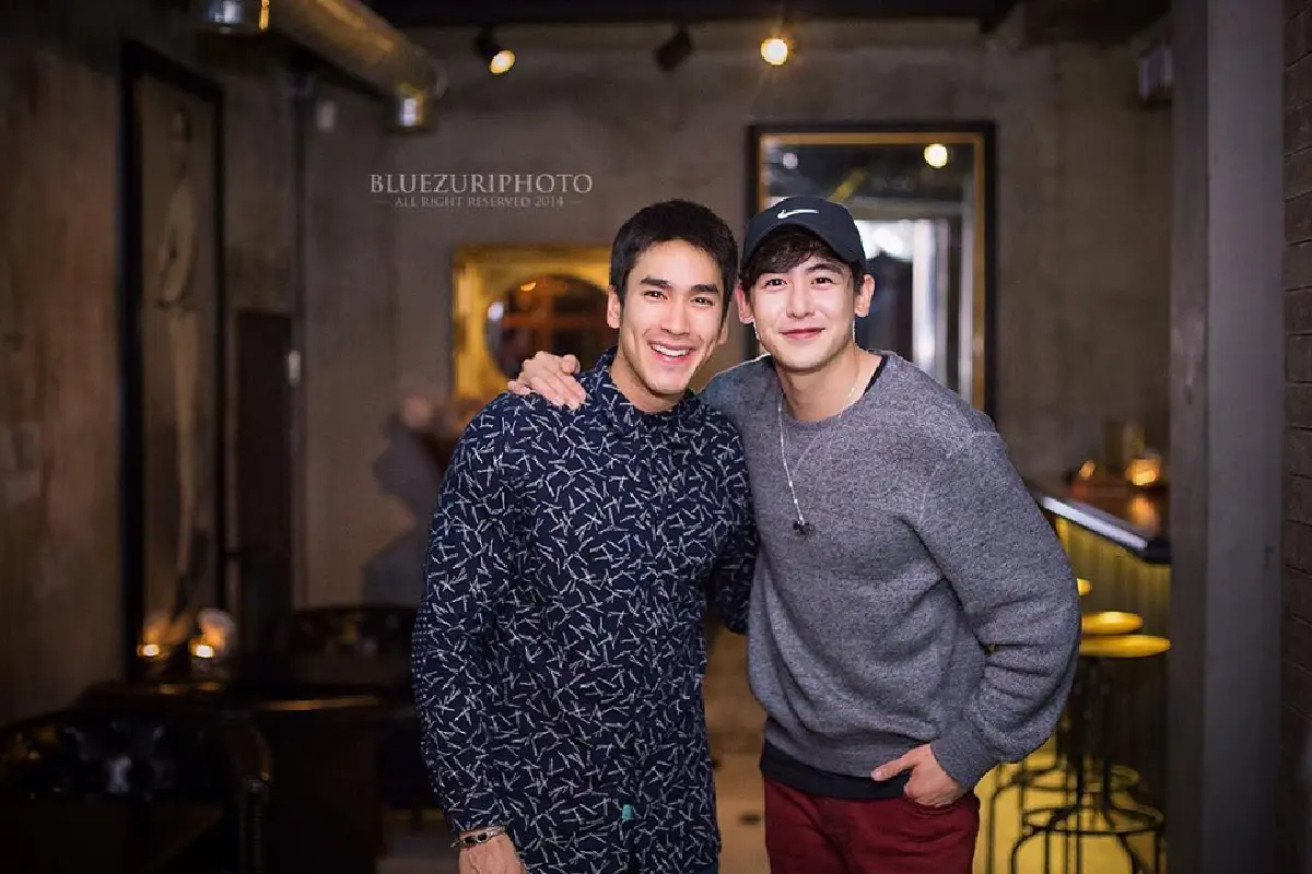 กรี๊ดแรง! ณเดชน์-นิชคุณ แชะภาพคู่ประชันหล่อที่เกาหลี