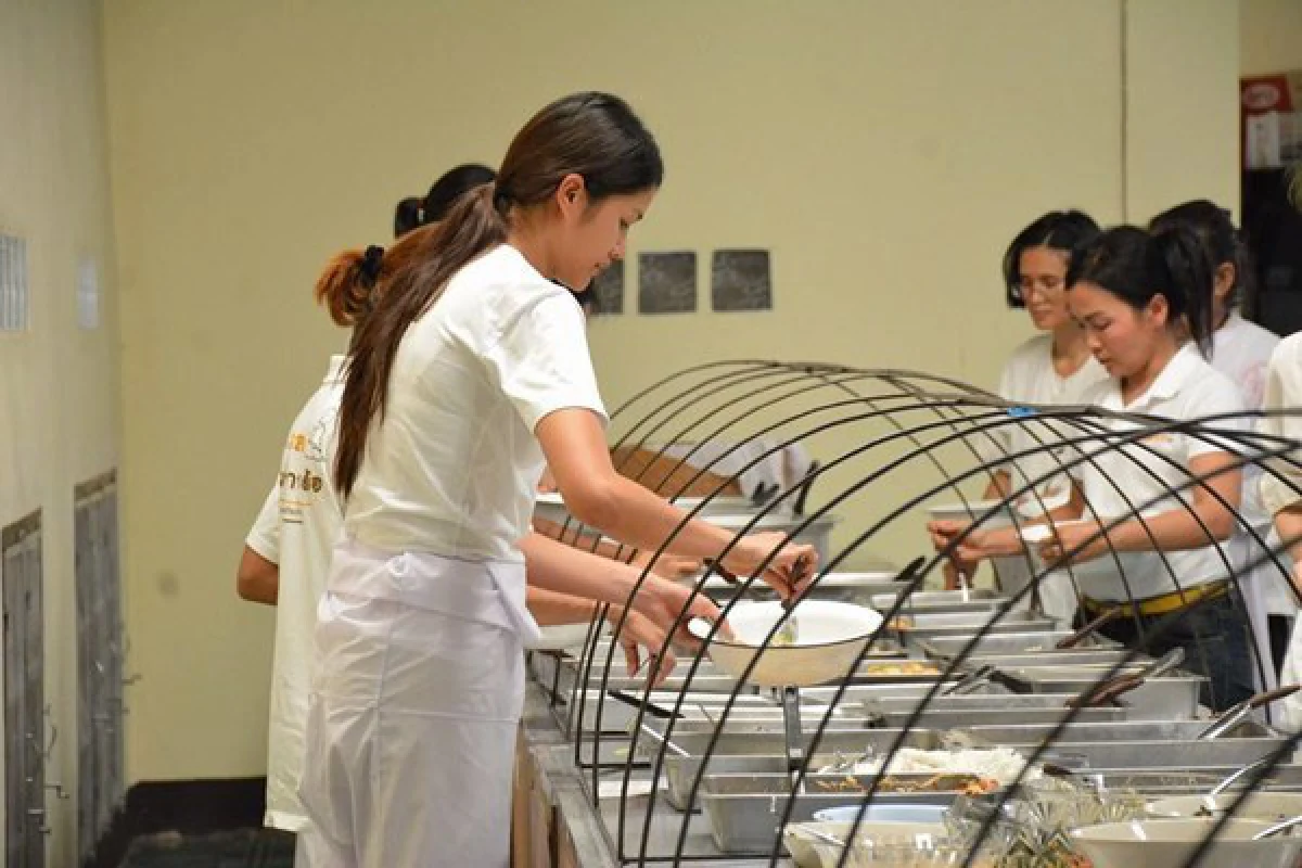 แนท อนิพรณ์ เข้าปฎิบัติธรรมสงบจิตใจในวันสงกรานต์