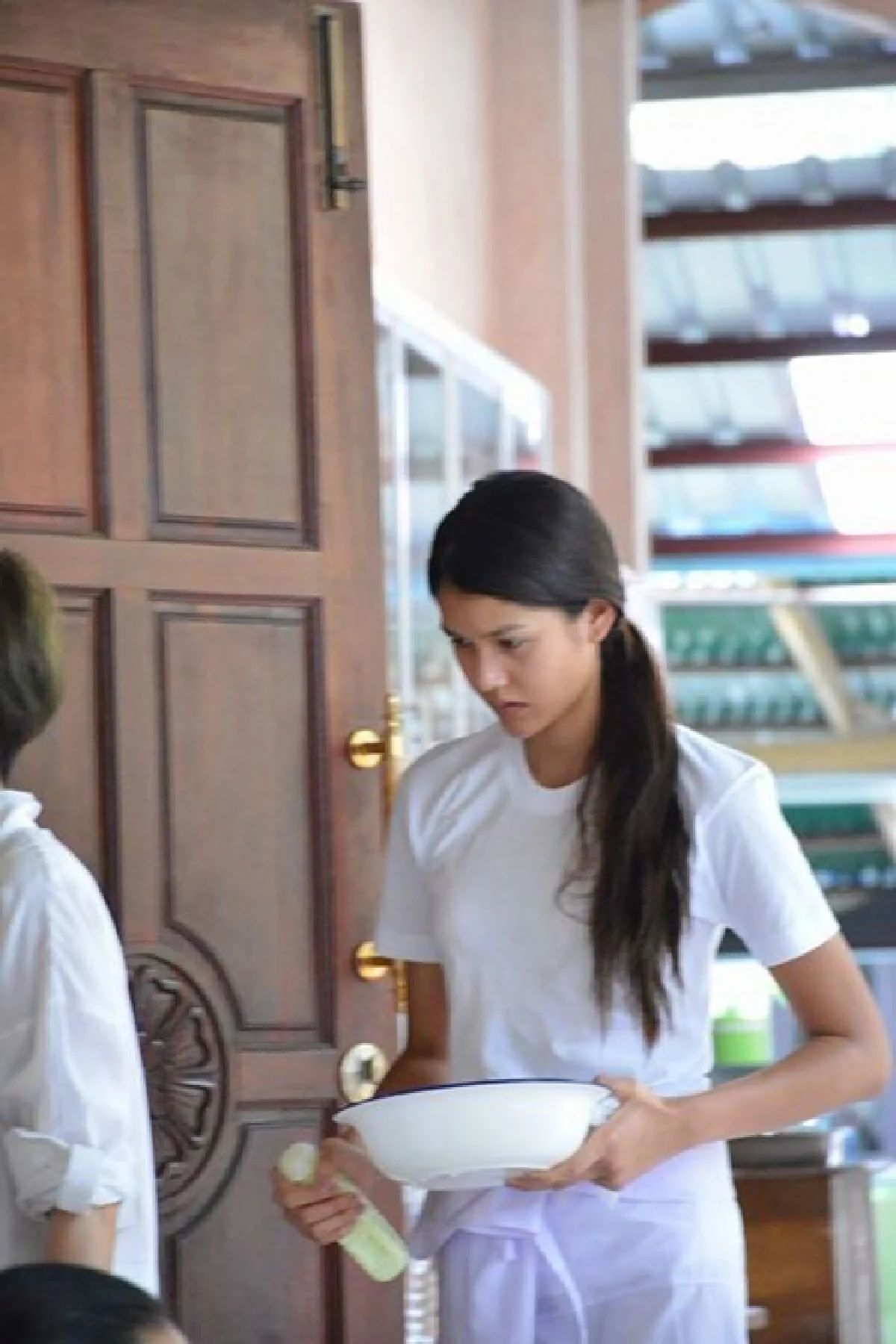 แนท อนิพรณ์ เข้าปฎิบัติธรรมสงบจิตใจในวันสงกรานต์