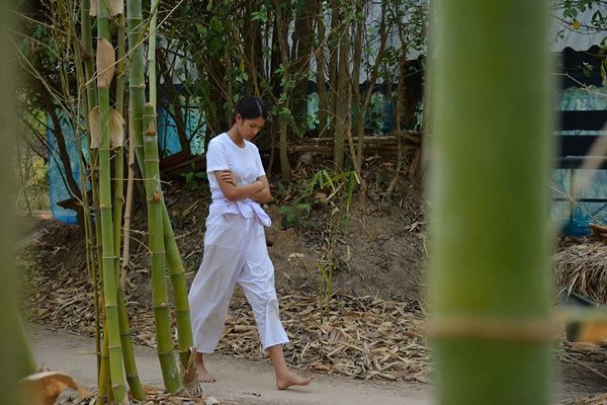 แนท อนิพรณ์ เข้าปฎิบัติธรรมสงบจิตใจในวันสงกรานต์