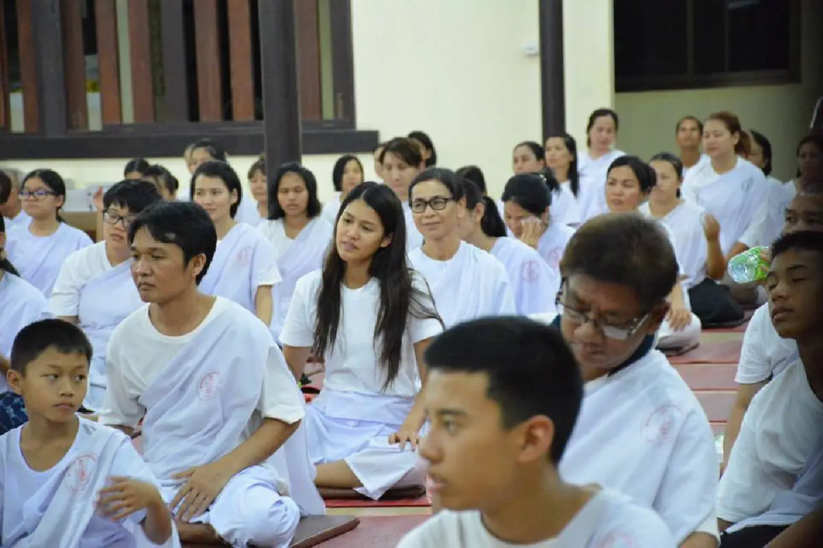 แนท อนิพรณ์ เข้าปฎิบัติธรรมสงบจิตใจในวันสงกรานต์