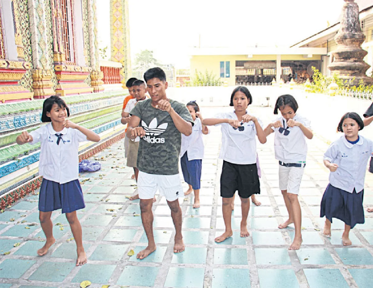 เปิดลานวัด สอนมวยไทยต้านยาเสพติด