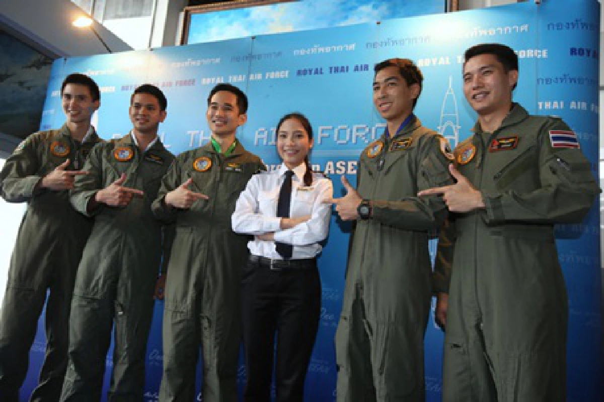 สาวปัตตานีสมัครนักบินหญิงคนแรก