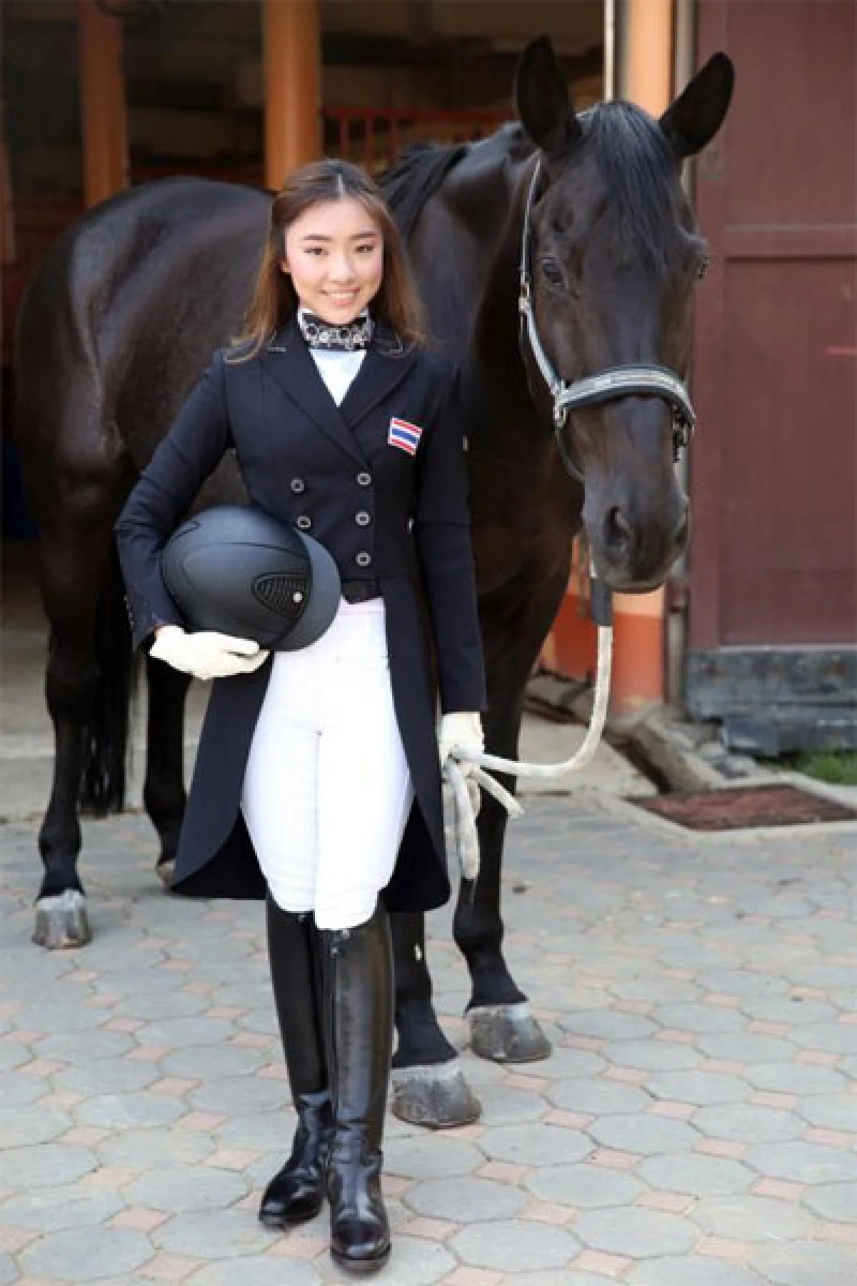 รวิสรา เวชากร ดาวรุ่งนักกีฬาขี่ม้าทีมชาติไทย