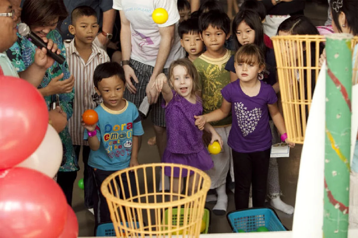 ปั้นเด็กสองภาษาให้ถูกทาง ฉบับพ่อแม่ยุคเออีซี