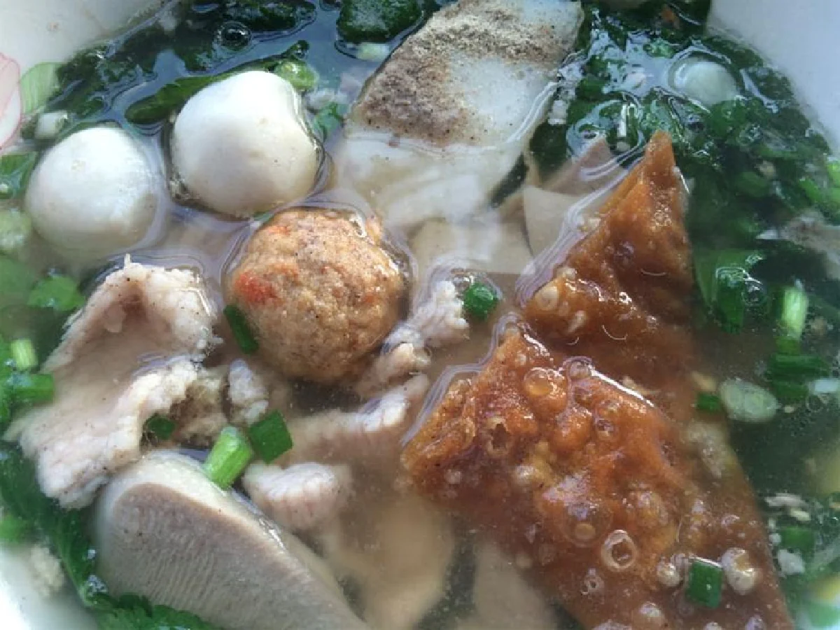 เจ๊ฝน...มีดีที่ซุป สตรีทฟู้ดสมาคมแต้จิ๋ว