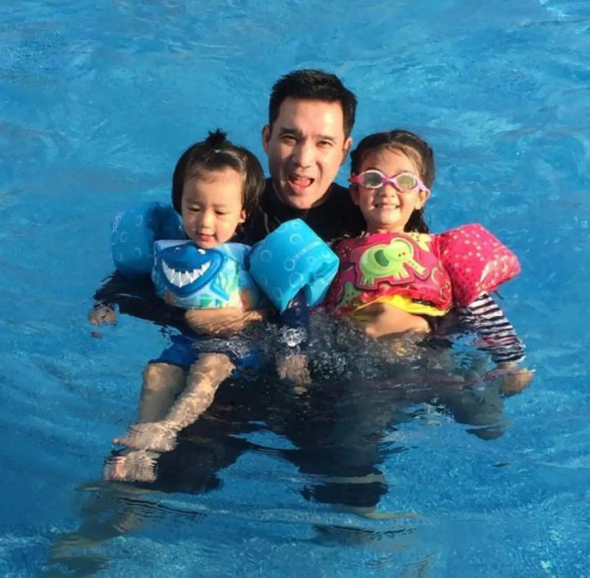 กบ-บรู๊ค อวยพรซึ้งฉลองวันเกิดลูกสาว น้องณดา 5 ขวบแล้ว