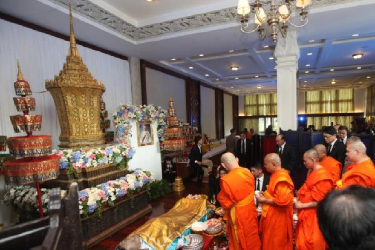 พระราชทานโกศไม้8เหลี่ยมอดีตนายกฯบรรหาร