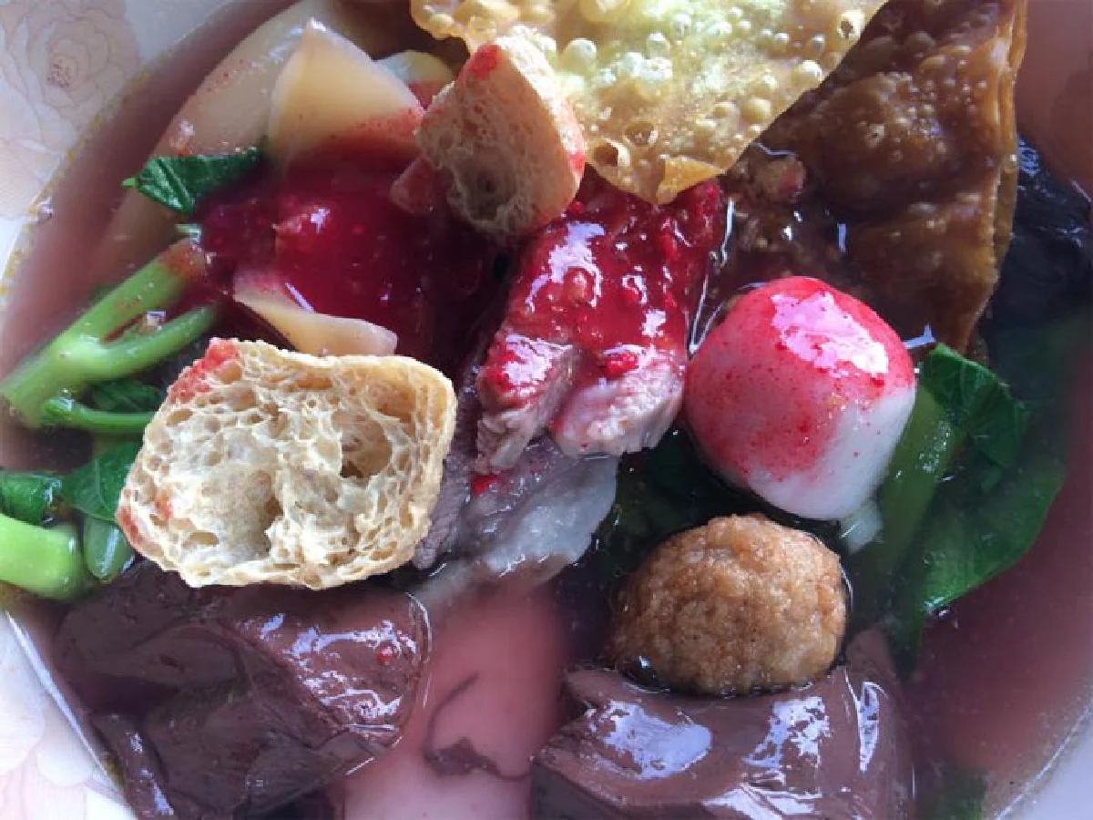 เจ๊ฝน...มีดีที่ซุป สตรีทฟู้ดสมาคมแต้จิ๋ว