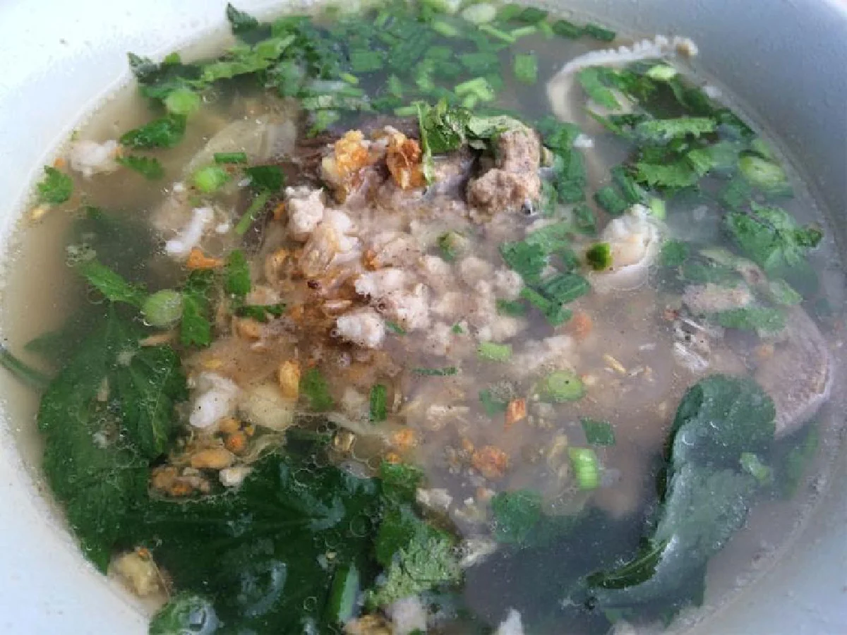 เจ๊ฝน...มีดีที่ซุป สตรีทฟู้ดสมาคมแต้จิ๋ว