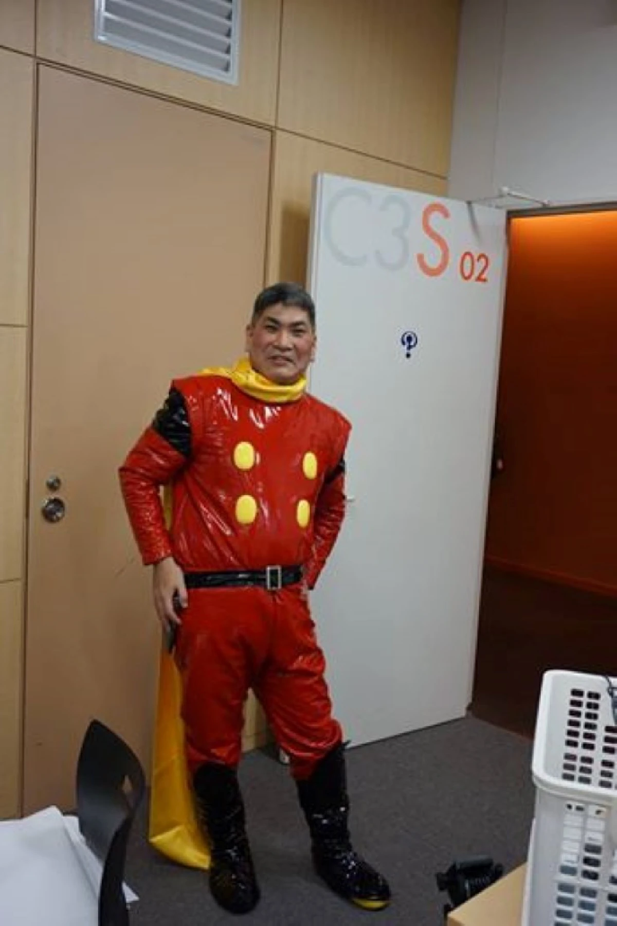 ไอเดียเลิศ!อ.ญี่ปุ่นแต่งคอสเพลย์ไปสอนนศ. สร้างความครึกครื้นในห้องเรียน