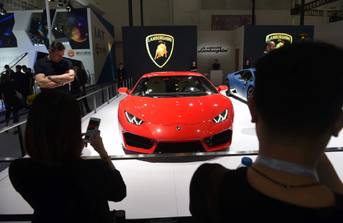 ผู้ผลิตแข่งเดือดตลาดรถจีน หวั่นเศรษฐกิจซบกดดันยอด