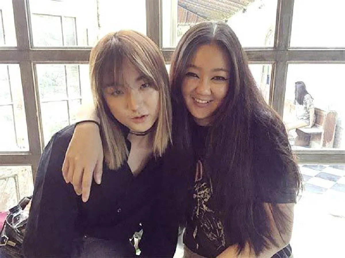 นึกว่ารุ่นเดียวกัน! อั้ม พัชราภา ถ่ายแบบประกบสาวๆรุ่นน้อง