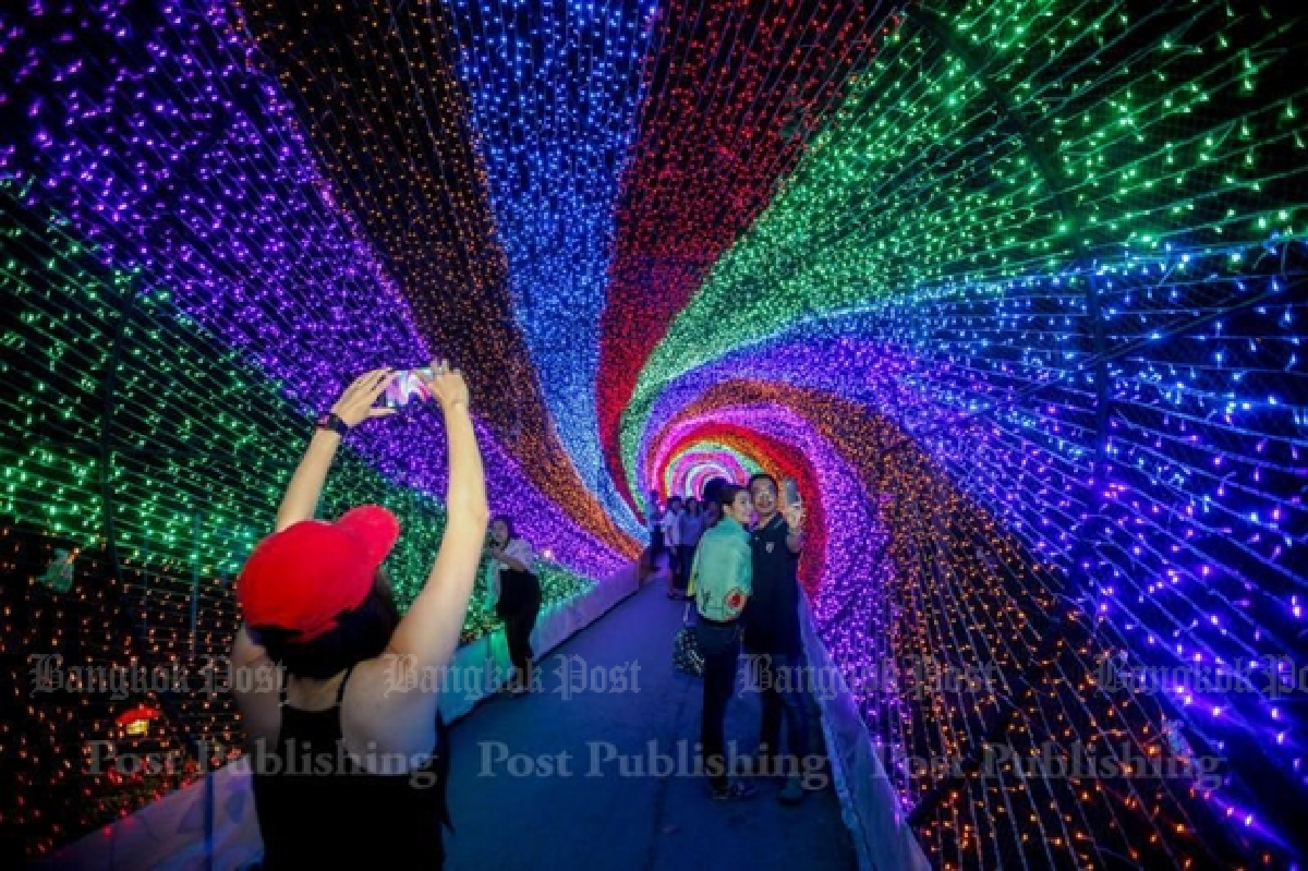 BKK governor implicated in light show "waste of money"