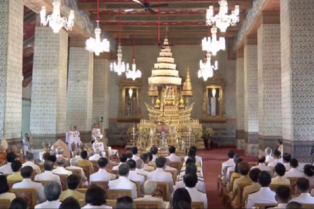 สมเด็จพระบรมฯเสด็จพระราชพิธีฉัตรมงคล