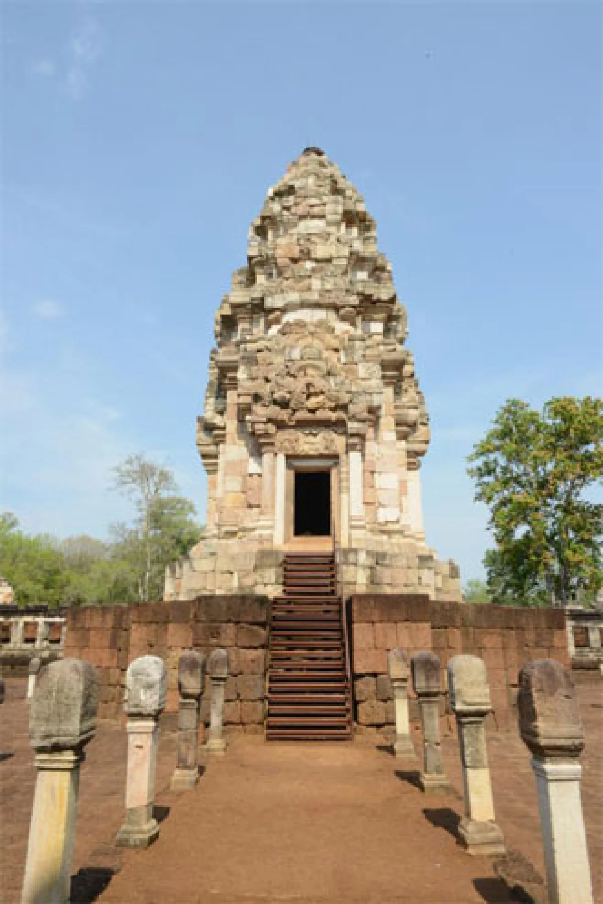 ปราสาทขอมเชื่อมวัฒนธรรมไทย-กัมพูชา