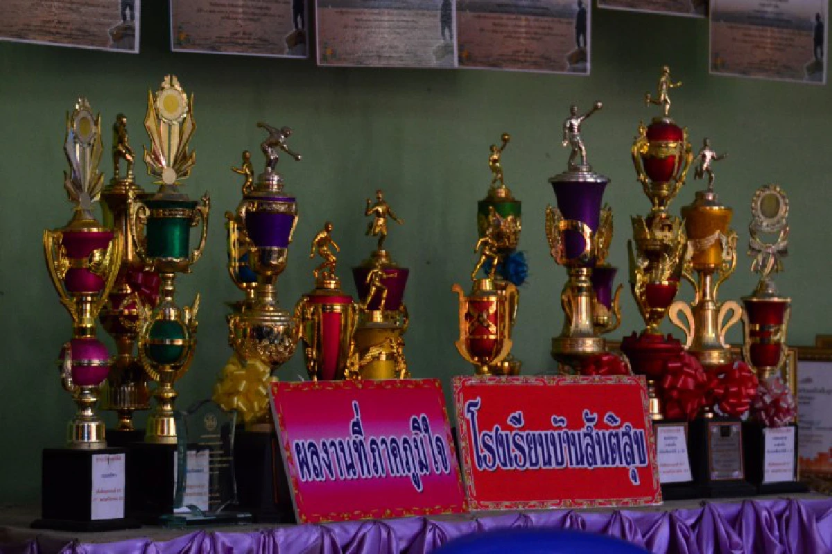 โรงเรียนกลางขุนเขา จากพื้นที่สู้รบสู่ชุมชน "สันติสุข"