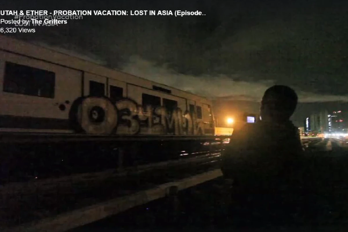 สมาชิกพันทิปพบคลิปฝรั่งมือบอนลอบพ่นสีรถไฟฟ้าใต้ดิน