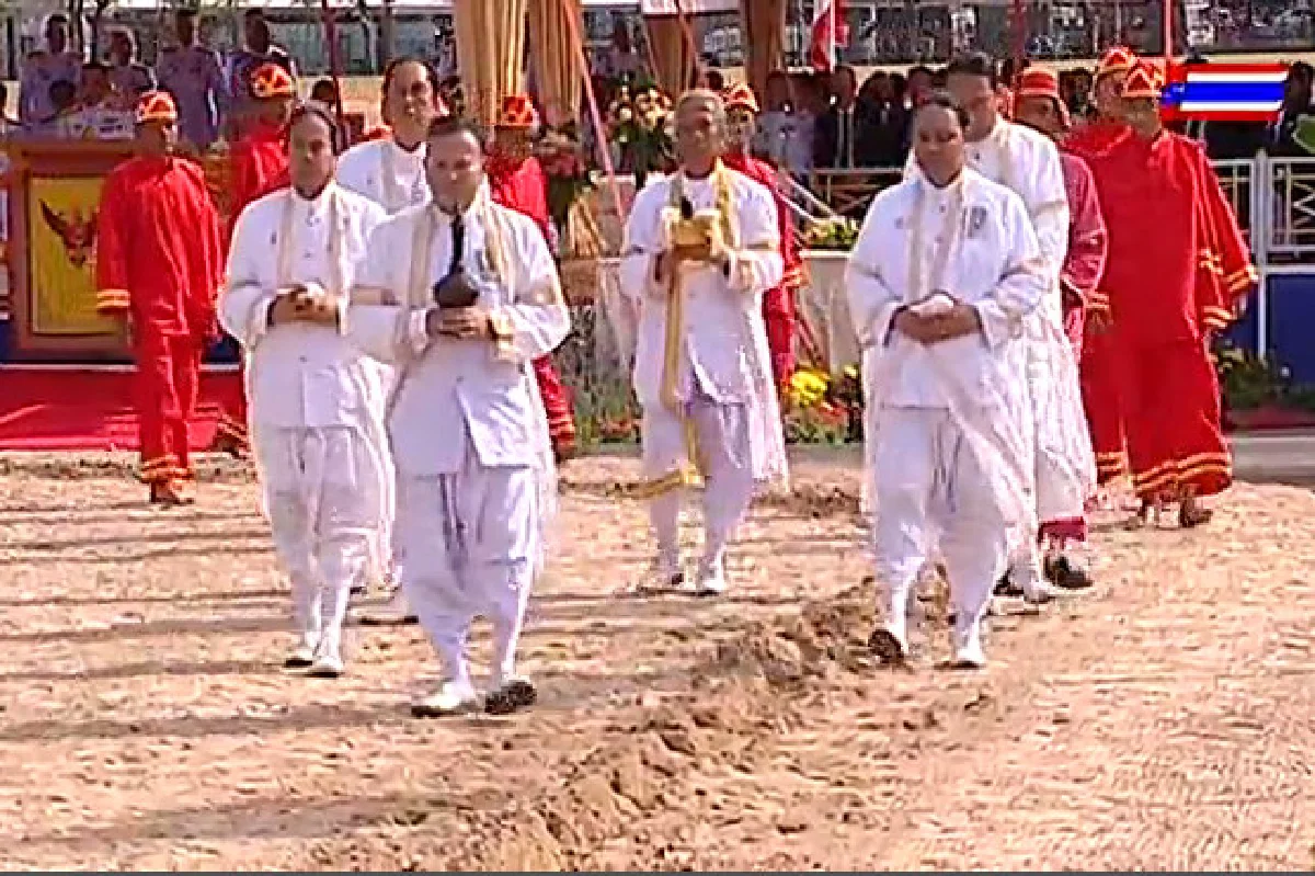 สมเด็จพระบรมฯเสด็จฯพระราชพิธีพืชมงคลจรดพระนังคัลแรกนาขวัญ