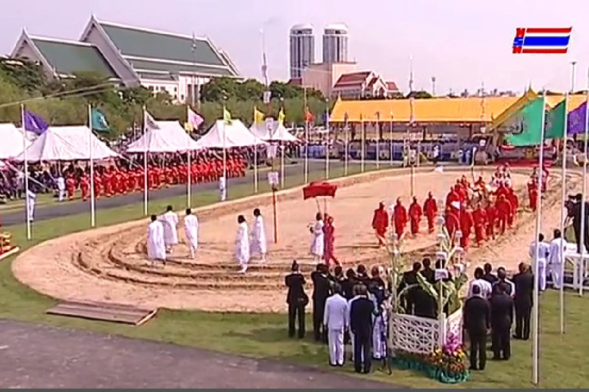 สมเด็จพระบรมฯเสด็จฯพระราชพิธีพืชมงคลจรดพระนังคัลแรกนาขวัญ