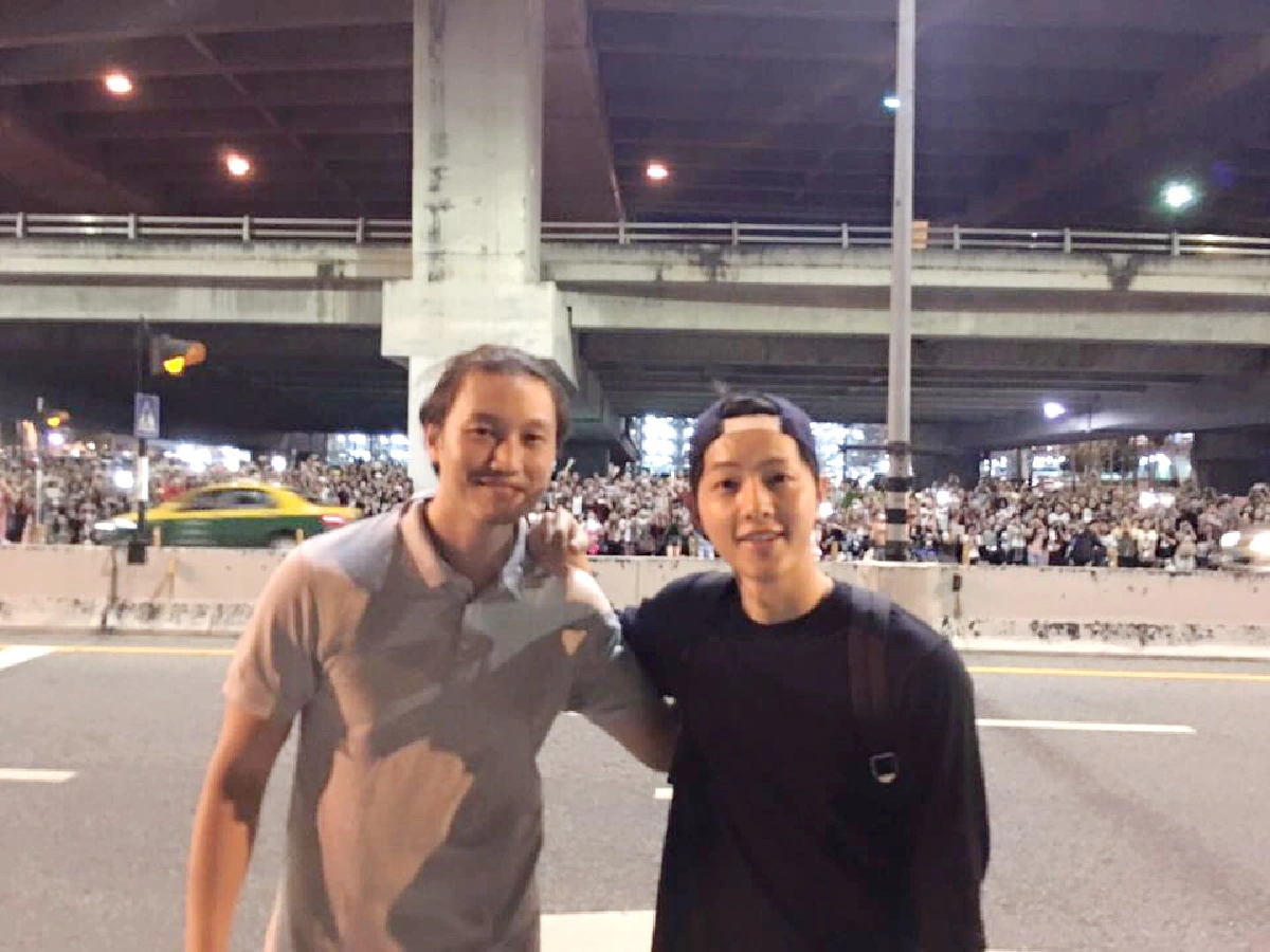 ดีต่อใจภรรยาบิ๊กบอส! ซงจุงกิ สารภาพรักในงานแฟนมีตติ้ง