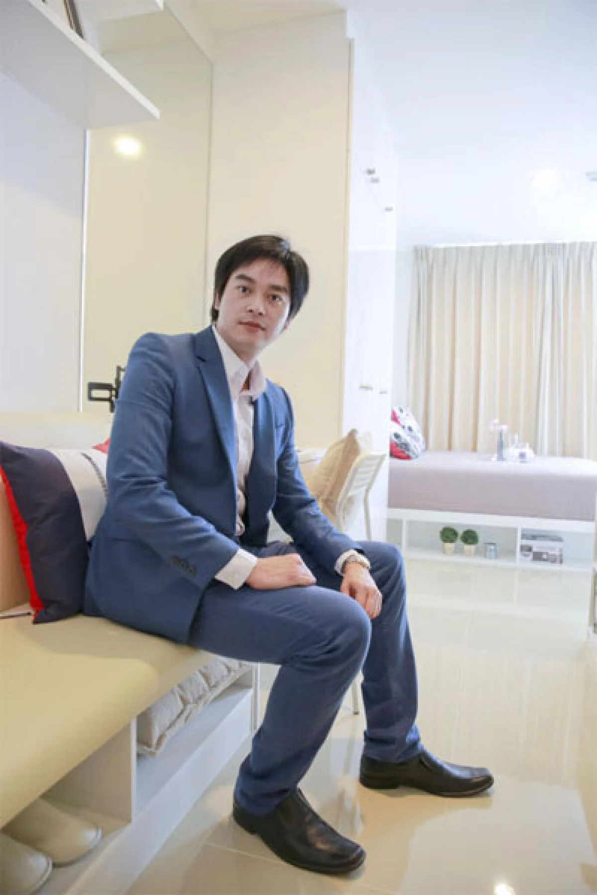 เศรษฐีน้อยอสังหาฯ รวิโรจน์ อัมพลเสถียร