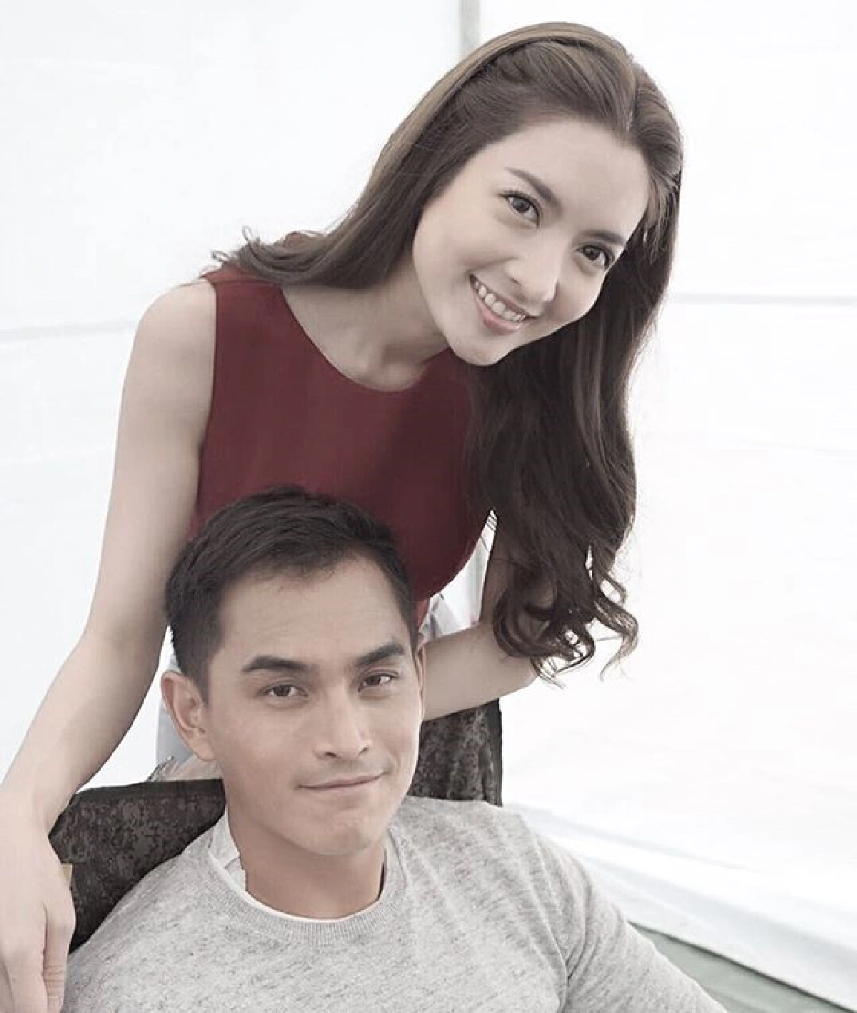 แอบหวงสามี! แอฟ ตามติด สงกรานต์ ถ่ายรูปใกล้สาวเกาหลี