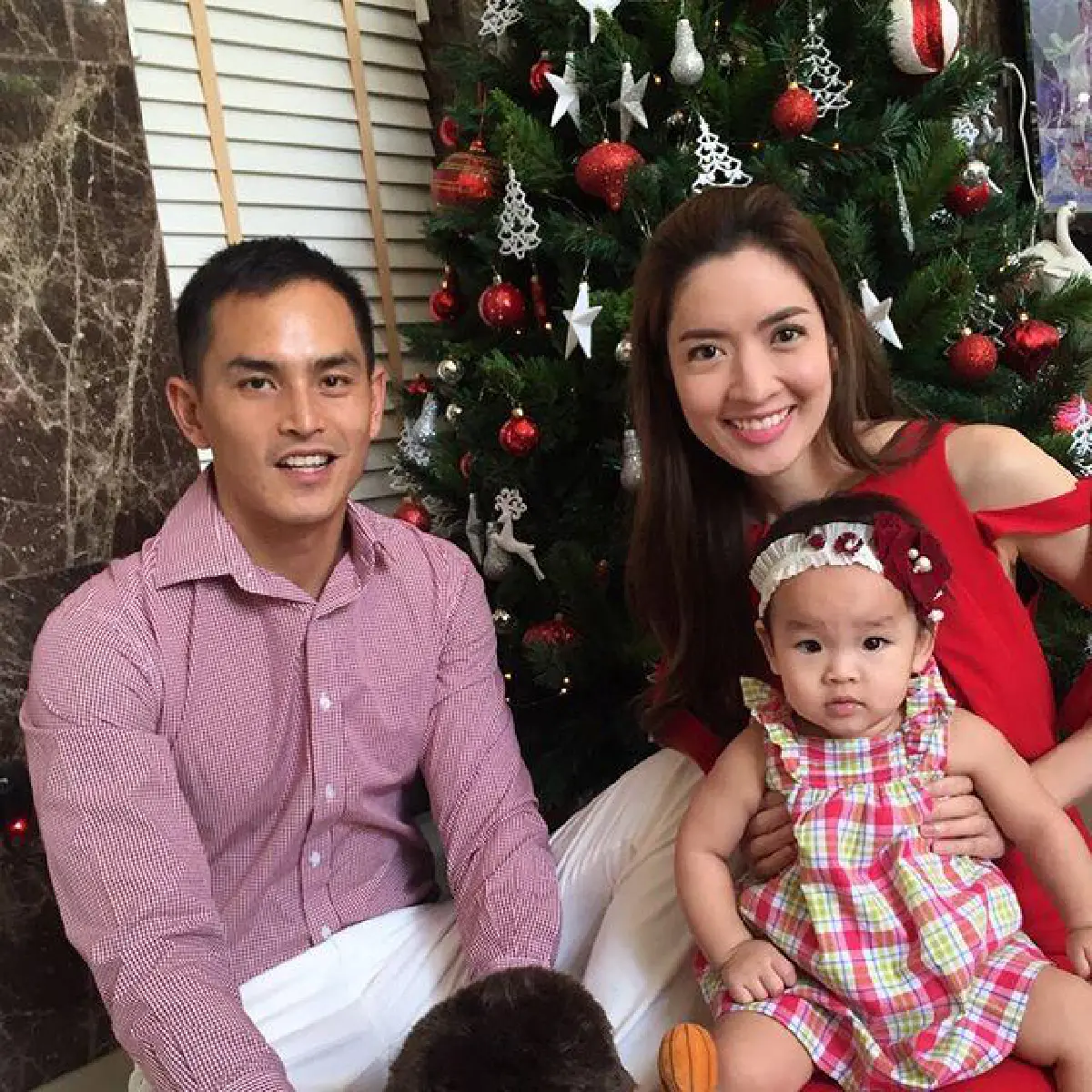 แอบหวงสามี! แอฟ ตามติด สงกรานต์ ถ่ายรูปใกล้สาวเกาหลี