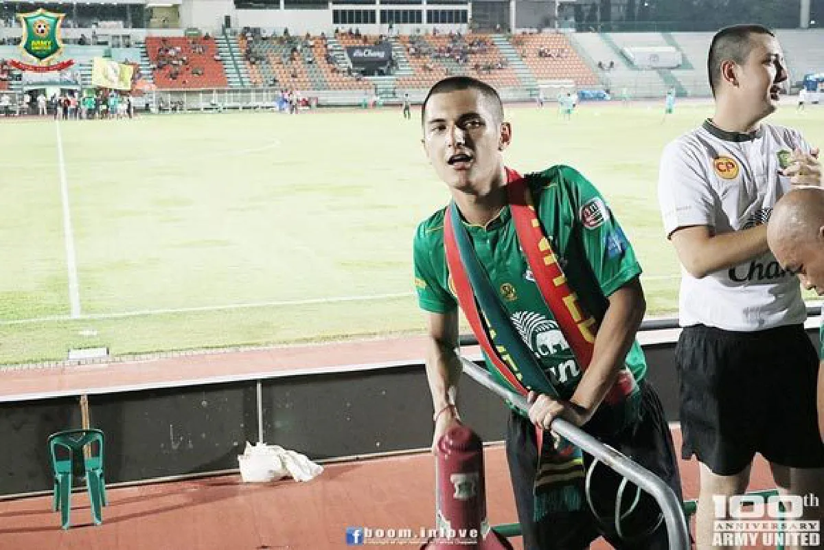 ส่งเสียงออกมา!  ชิน ชินวุฒ รับหน้าที่ผู้นำเชียร์อาร์มี่ ยูไนเต็ด