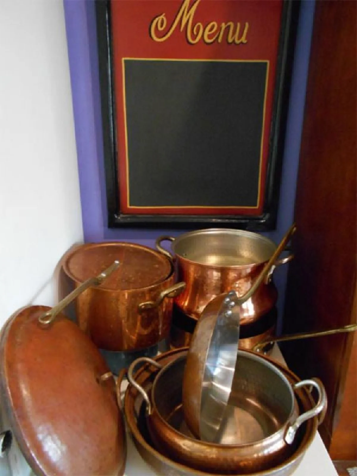 เครื่องทองแดงใช้ก็ดีแขวนก็สวย