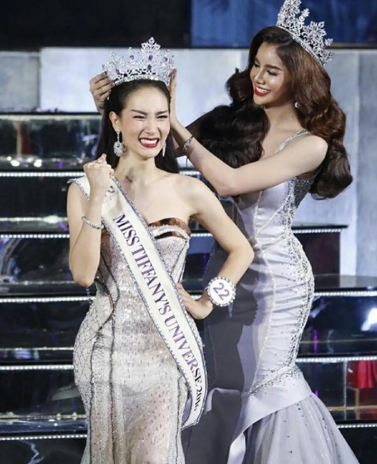 เป๊ะสุดปังสุด! โม จิรัชยา คว้ามงกุฎมิสทิฟฟานี่ 2016