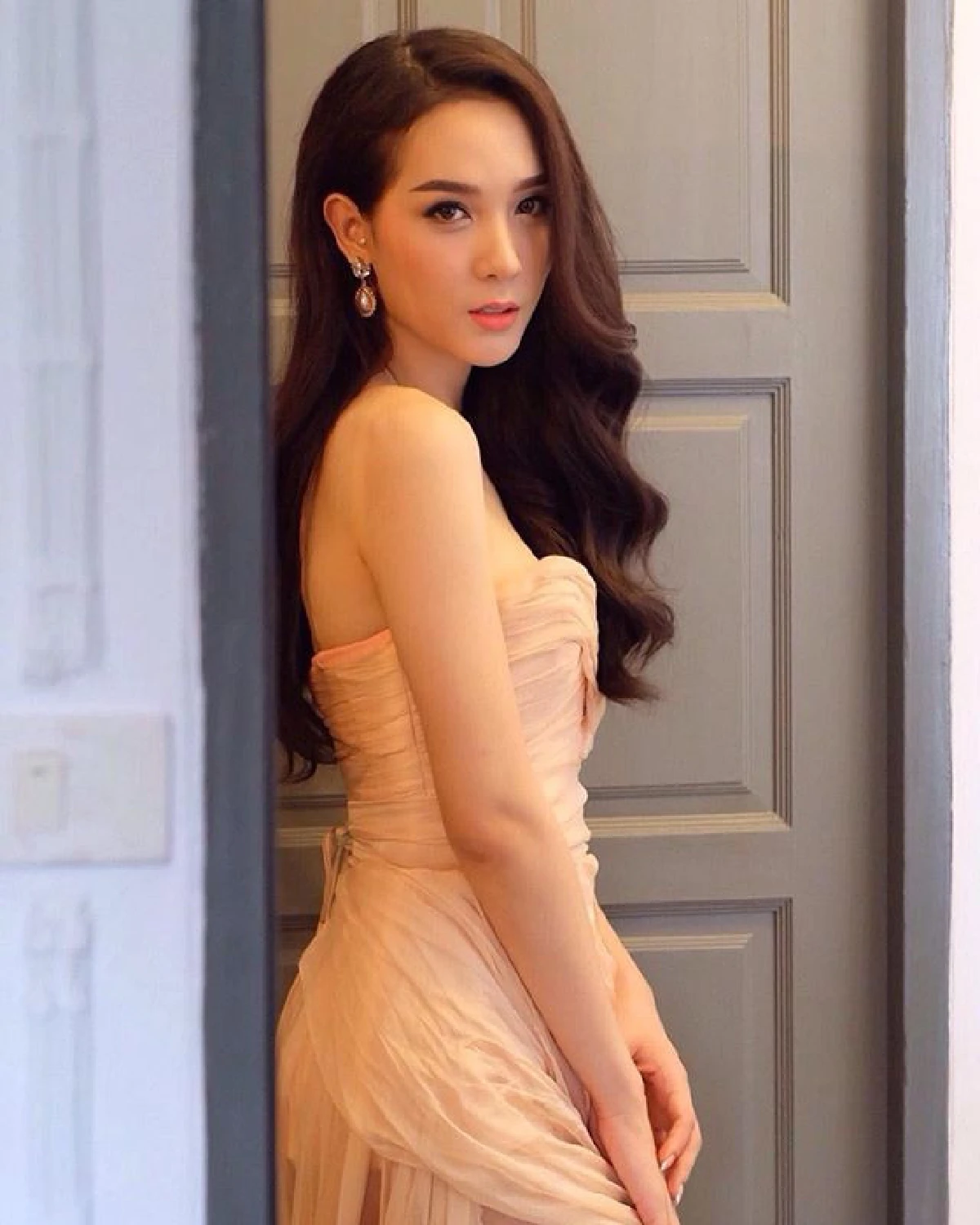 ส่องภาพ โม จิรัชยา สวยการันตีสมศักดิ์ศรีมิสทิฟฟานี่ 2016