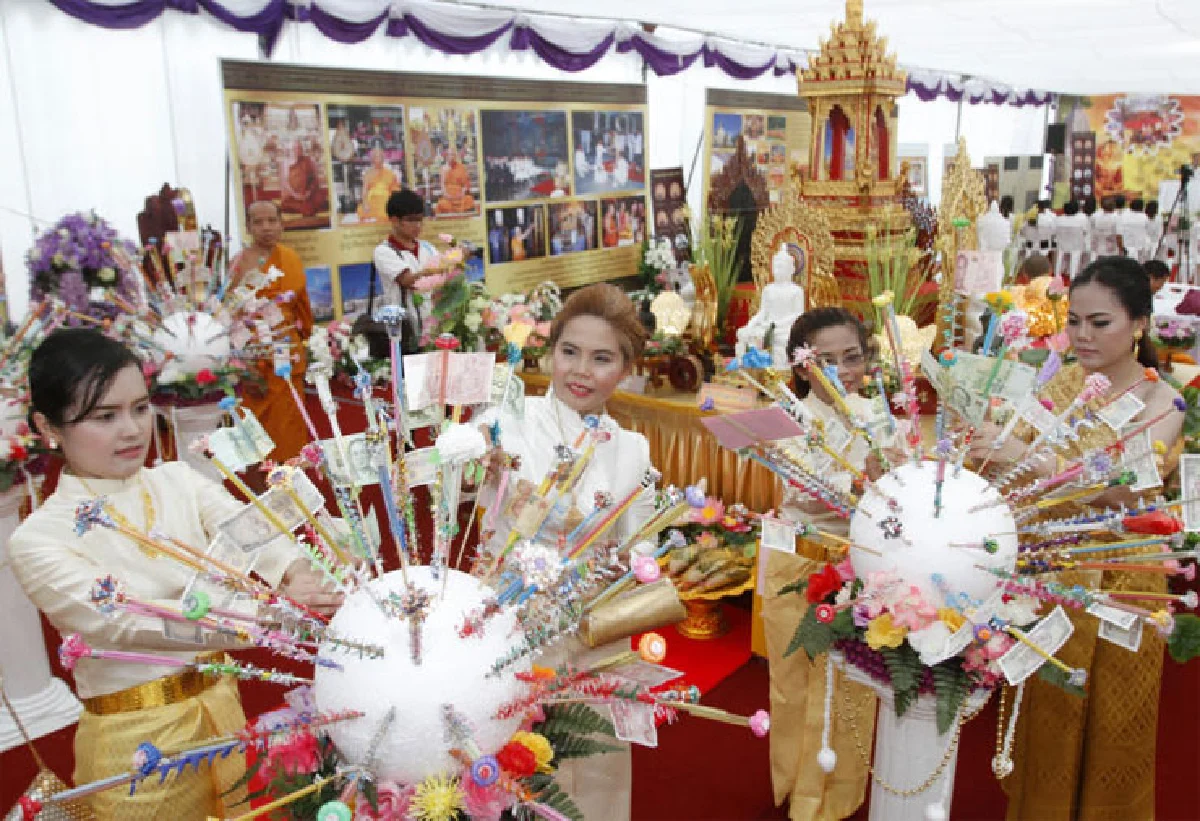 ถวายพุทธบูชา วิสาขบูชา สากลโลก