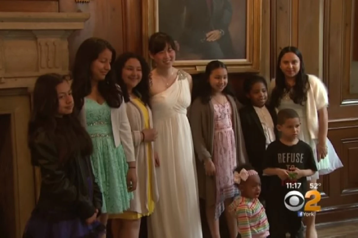 ประทับใจ!เจ้าสาวงานแต่งล่ม เปลี่ยนแผนมาจัดปาร์ตี้ให้เด็กยากไร้ (มีคลิป)