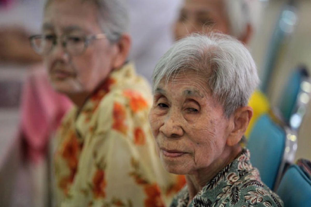 ธปท.แนะรัฐเพิ่มออมภาคบังคับ ทำรัฐสวัสดิการ แก้คนไทยแก่ก่อนรวย ธปท.แนะรัฐเพิ่มออมภาคบังคับ ทำรัฐสวัสดิการ แก้คนไทยแก่ก่อนรวย