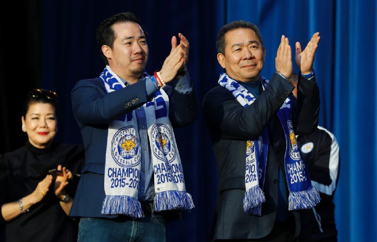 คับคั่ง!แฟนร่วมยินดีจิ้งจอกแห่แชมป์