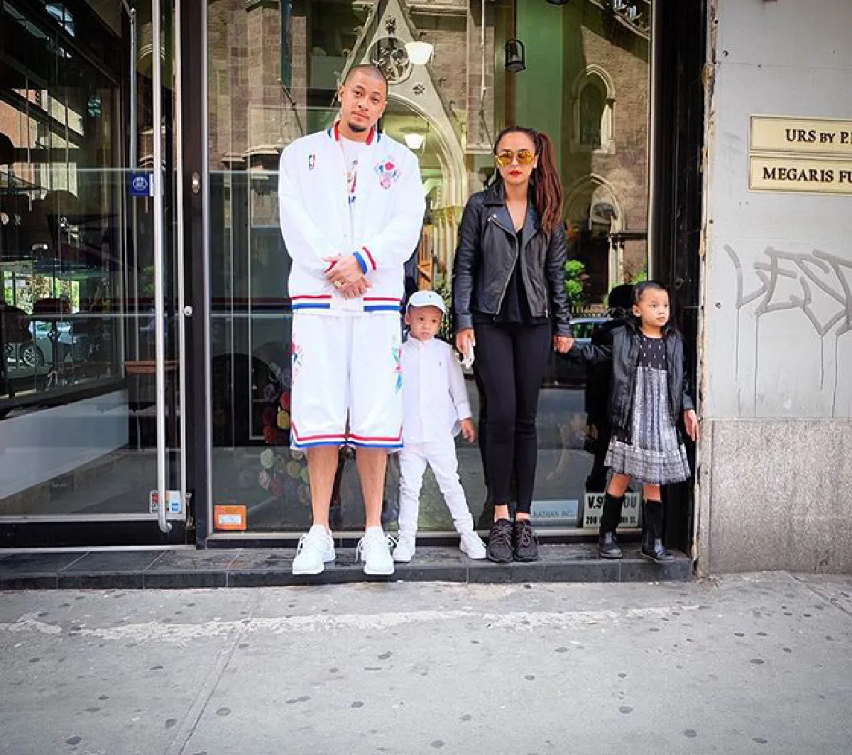 เฟี้ยวทั้งบ้าน! เวย์-นานา พาลูกแฝดตะลุยเที่ยวอเมริกา