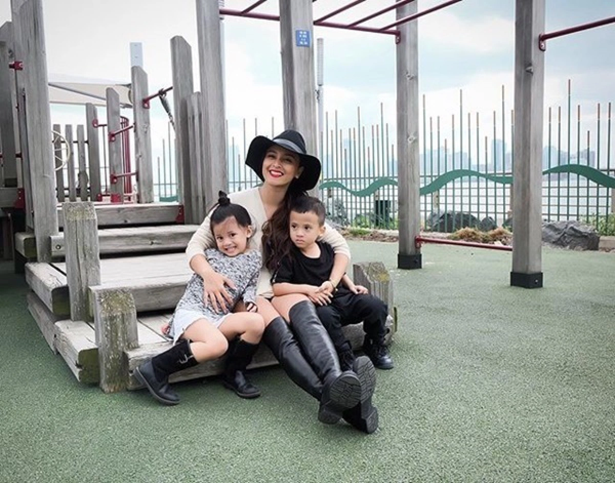 เฟี้ยวทั้งบ้าน! เวย์-นานา พาลูกแฝดตะลุยเที่ยวอเมริกา