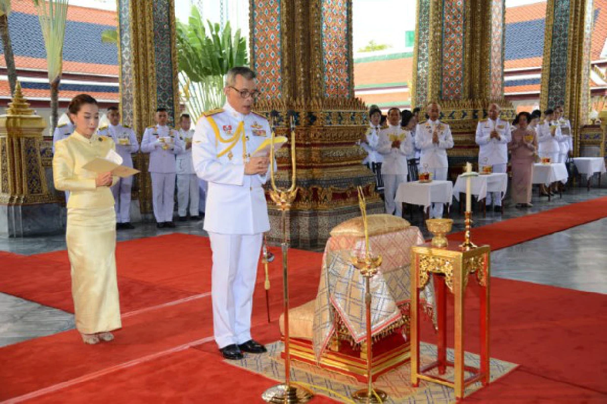 "สมเด็จพระบรมฯ"ทรงบำเพ็ญพระราชกุศล"วิสาขบูชา"