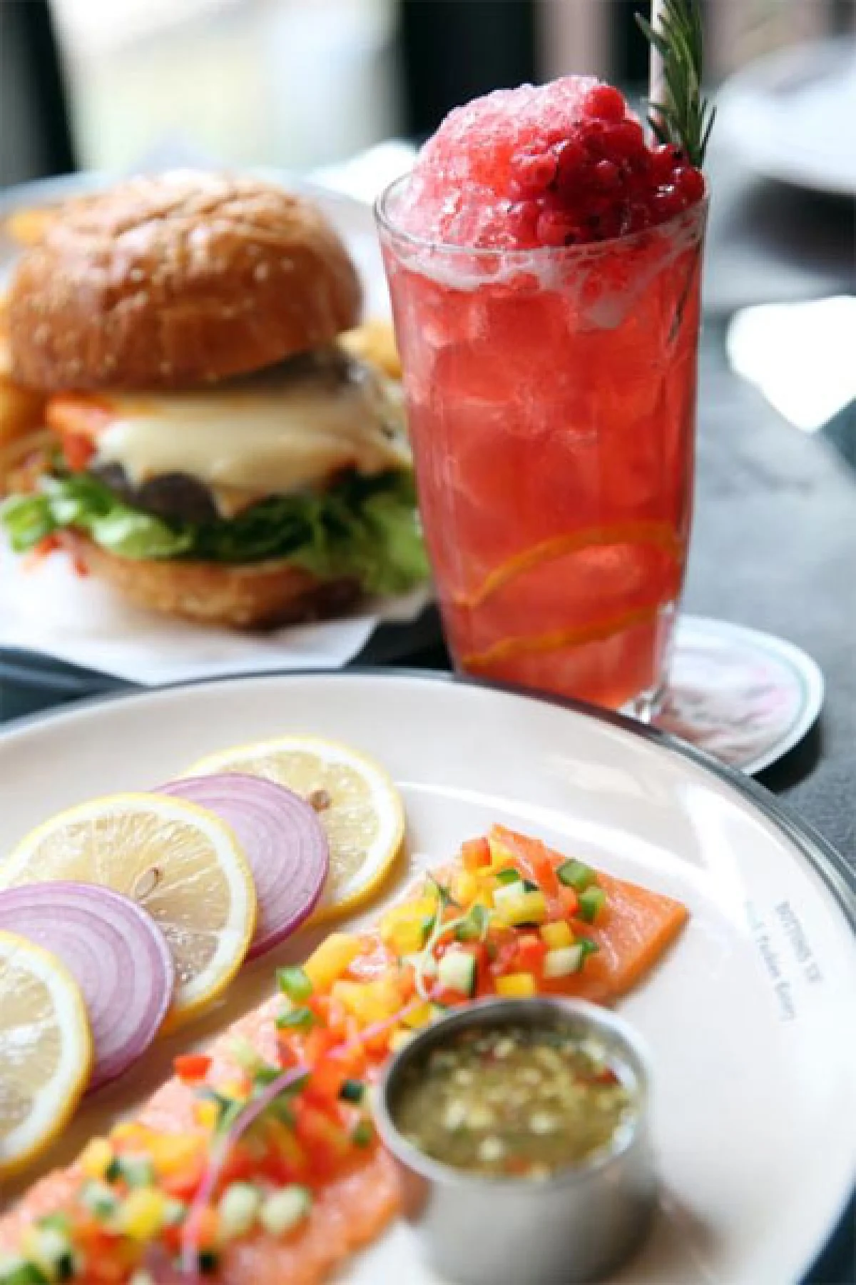 ความสุขไม่เคยหมด @ บอททอมส์ อัพ