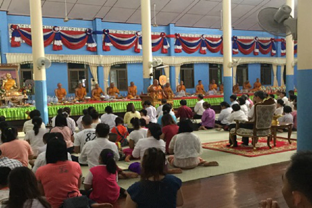ทั่วไทยพร้อมใจทำบุญวันวิสาขบูชา