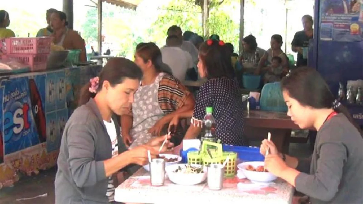 ร้านอาหาร 10 บาท อิ่มท้องอร่อยถูกปาก