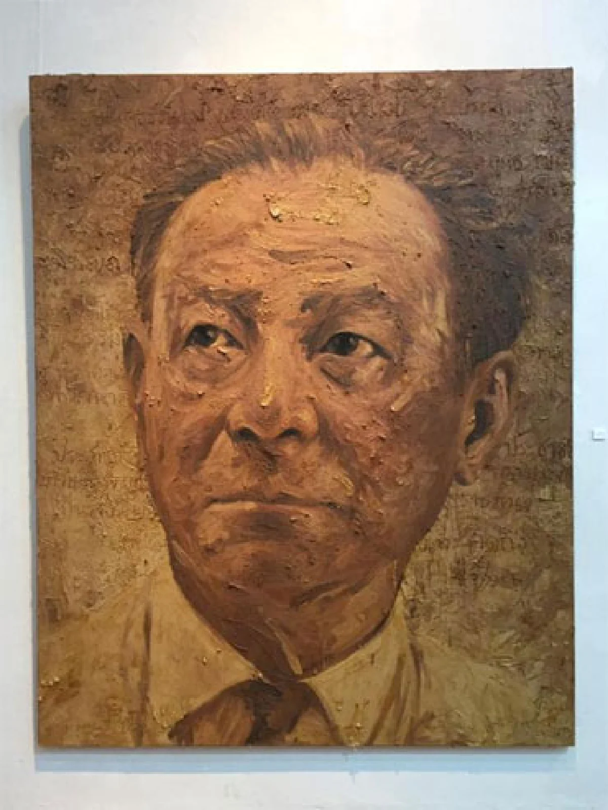 ‘เกิดแต่ดิน’ นิทรรศการจิตรกรรมเขียนดิน โดย สมภพ บุตราช