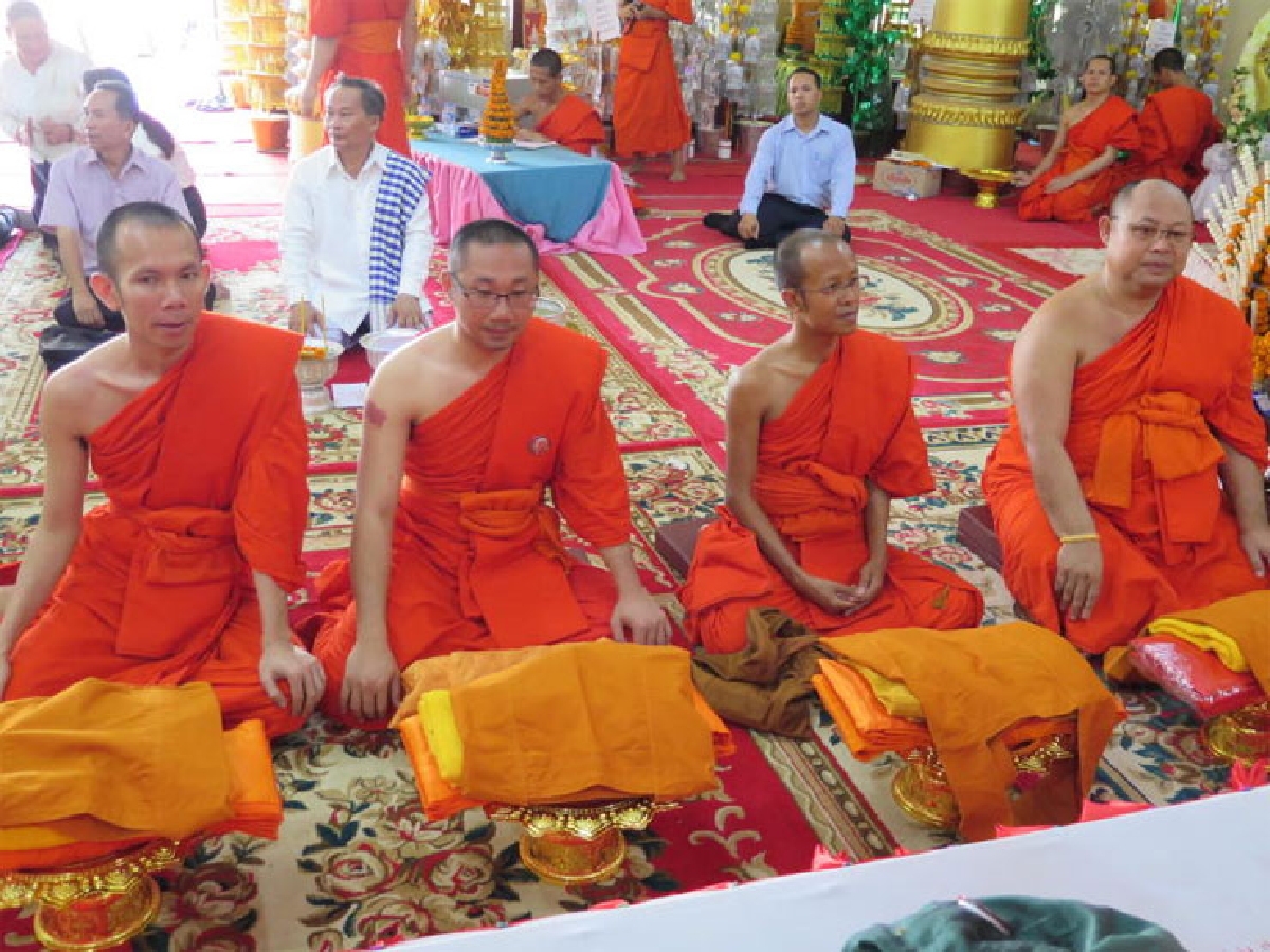 เถราภิเษก ฮดสง พระผู้ทรงศีลที่นครเวียงจันทน์ เถราภิเษก ฮดสง พระผู้ทรงศีลที่นครเวียงจันทน์