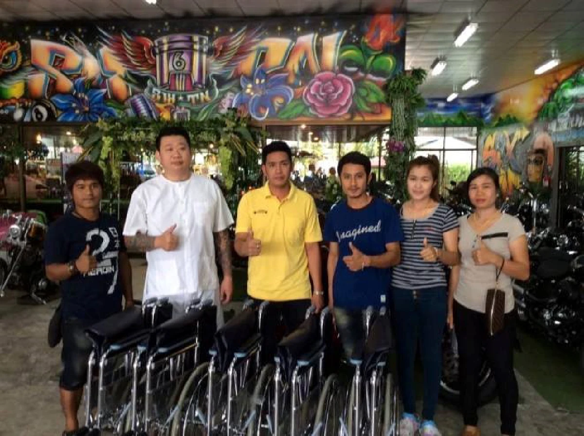 "เอกชัย แซ่เตียว" สิงห์ฮาร์เล่ย์ใจบุญ แจกรถวีลแชร์ผู้ยากไร้